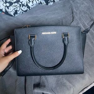 Michael Kors black cross body